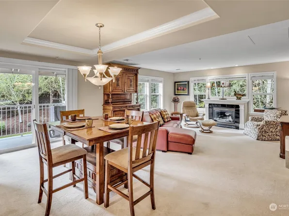 4535 Providence Point Place SE #201, Issaquah, WA 98029