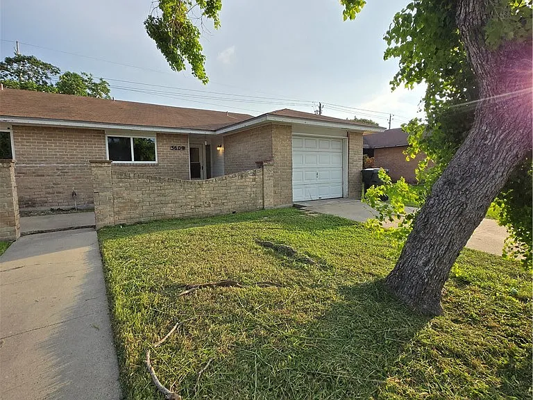 3609 La Paz Dr — Photo 2