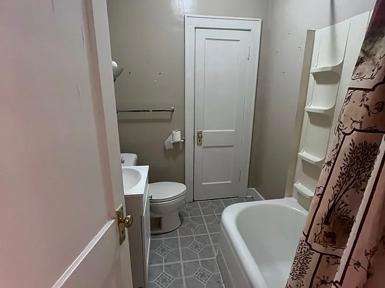 176 Washington Ave #D — Photo 2