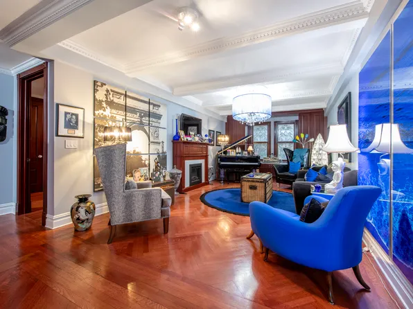 575 Park Avenue image 1 of 5