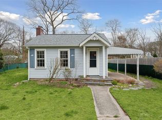 32 Evergreen Rd, Flanders, NY 11901