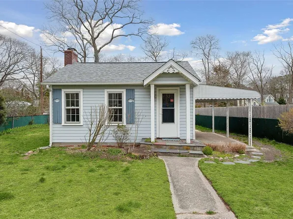 32 Evergreen Road, Flanders, NY 11901