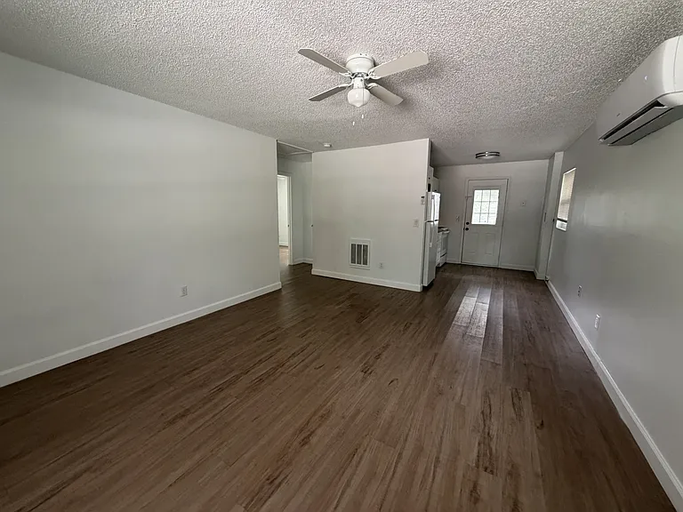 1801 Mellonville Ave — Photo 2