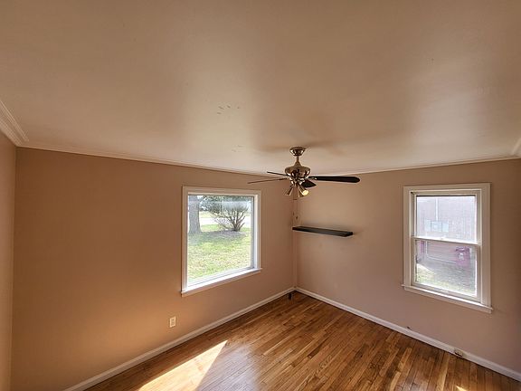 5th image of 21328 Frazer Ave