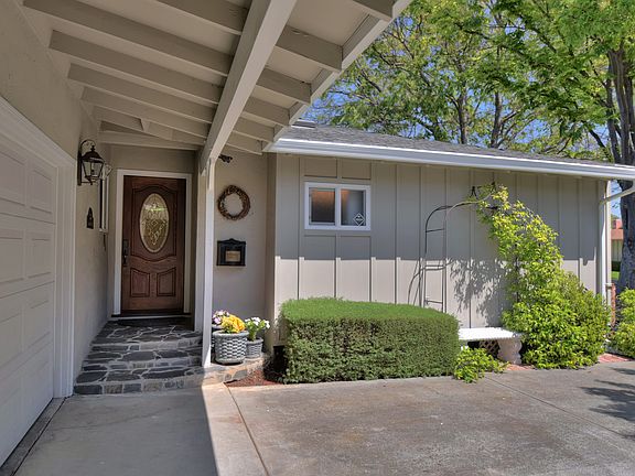 2nd image of 2061 Anthony Dr