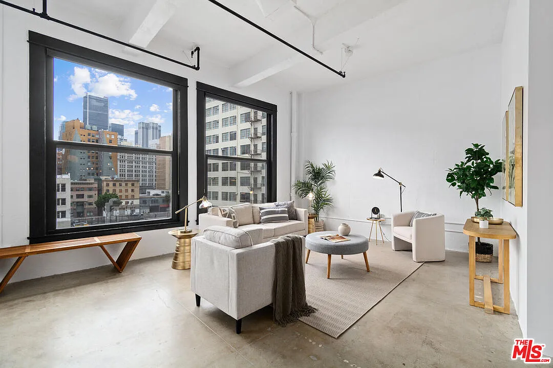 1 bed, 1.0 bath, 960 sqft, $2,495 — Photo 2