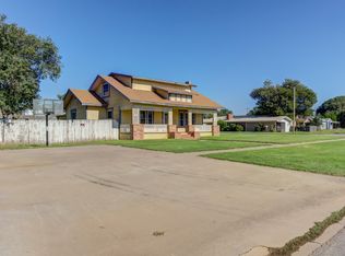 913 Galveston St, Plainview, TX 79072