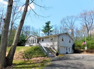 262 Whispering Hills Dr, East Stroudsburg, PA 18301