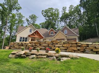 281 Judson Ridge Rd, Horse Shoe, NC 28704