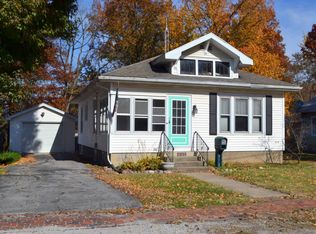 432 John St, Carlinville, IL