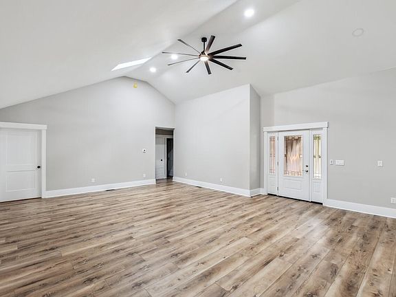3rd image of 303 Brailsford Blvd