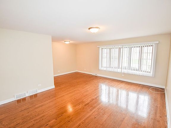 2nd image of 10024 S Minnick Ave
