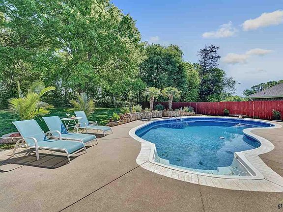5th image of 1221 Corey Dr