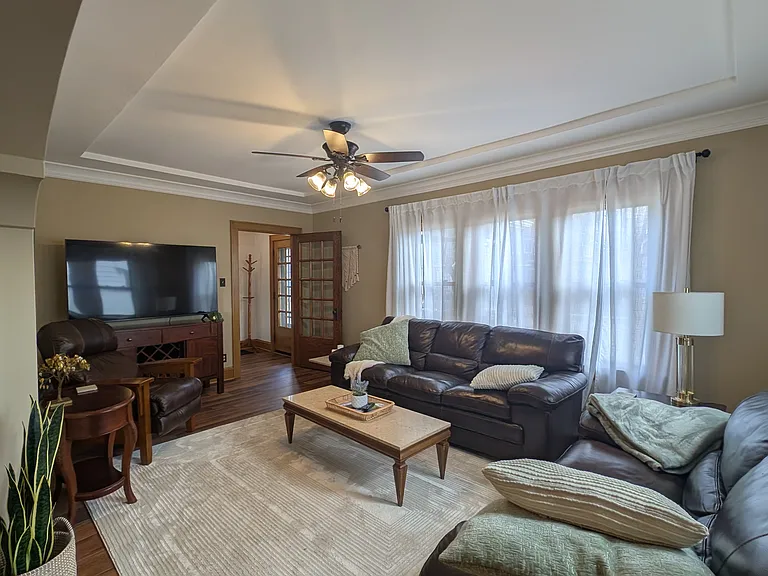 2408 Green St #1 — Photo 4