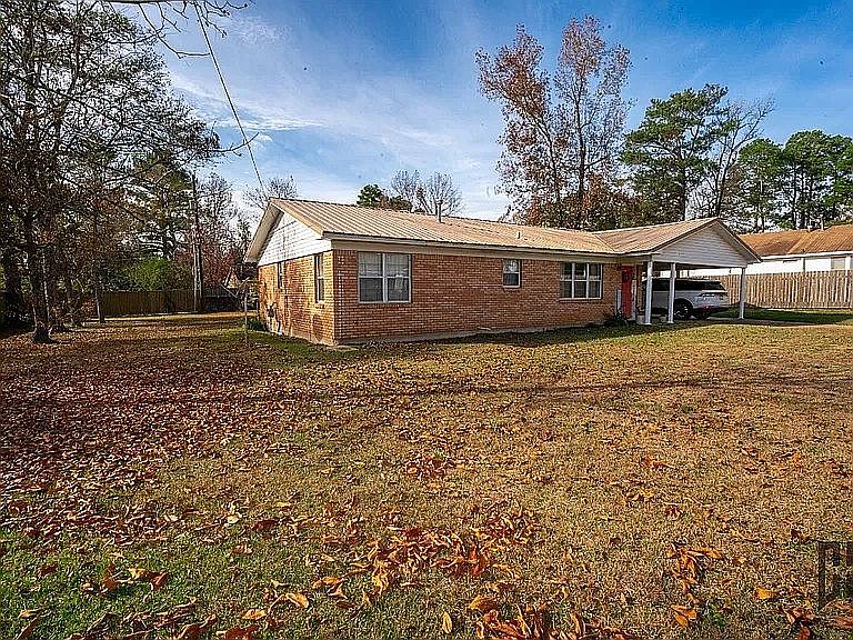 1st image of 138 Lindsey Ave