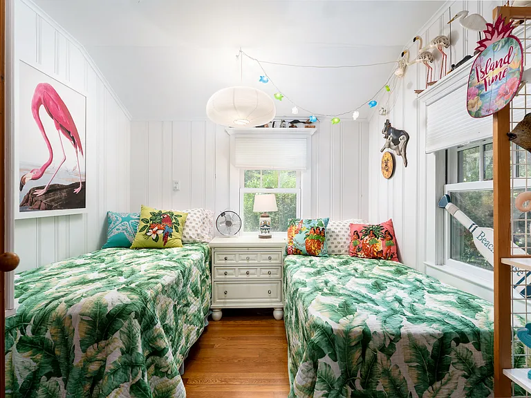 529 Peconic Bay Blvd — Photo 21