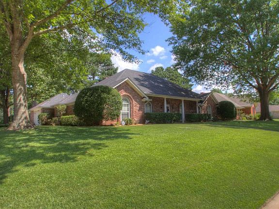 4th image of 3507 Woodridge Dr
