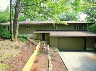 W349S10132 Bittersweet Ct, Eagle, WI 53119