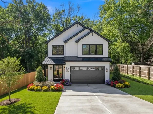 274 White St, Hoschton, GA 30548