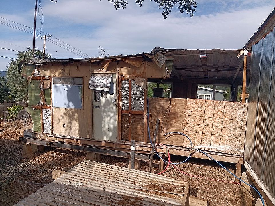 2nd image of 16004 32nd Ave