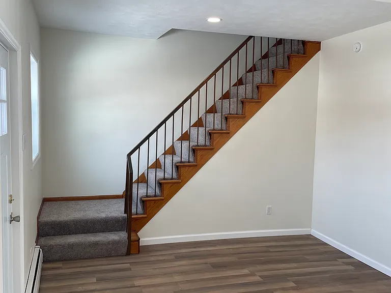 128 Main St — Photo 4