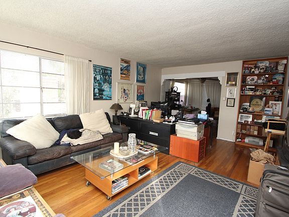 5th image of 11322 Moorpark St