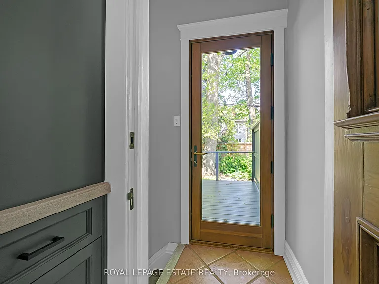101 Silver Birch Ave — Photo 33