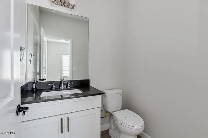 3 bed, 2.5 bath, 2049 sqft, $3,100 — Photo 3