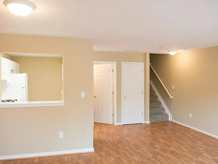 173 Royalty Cir — Photo 16