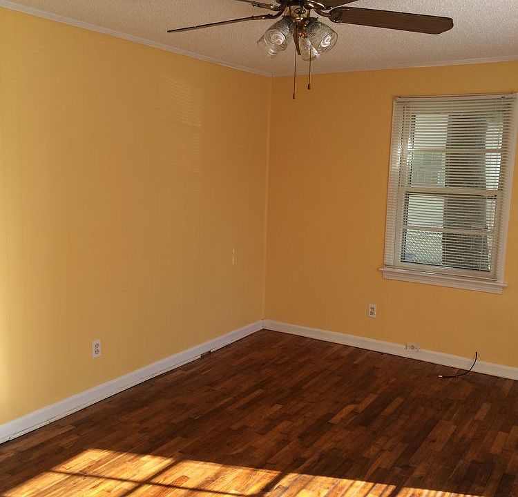 2nd image of 3519 Calumet Pl