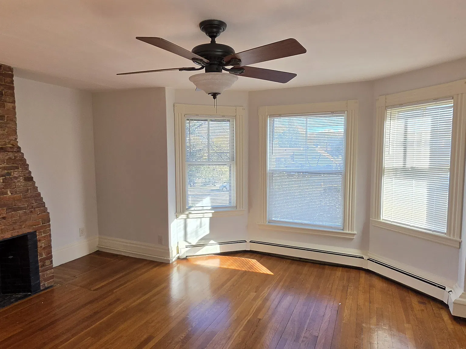 2 bed, 1600 sqft, $2,400 — Photo 3