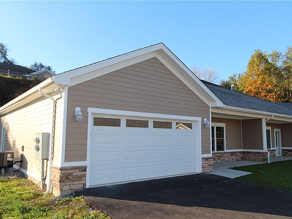 3rd image of 239 Overlook Dr Unit 10