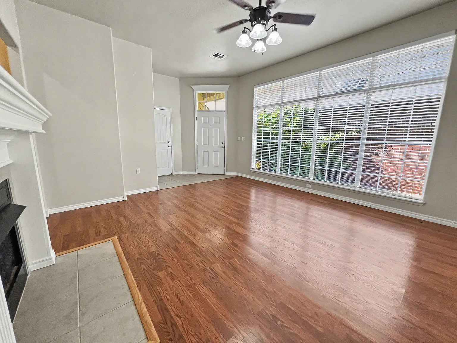 1212 Jeannie Lane Court — Photo 2