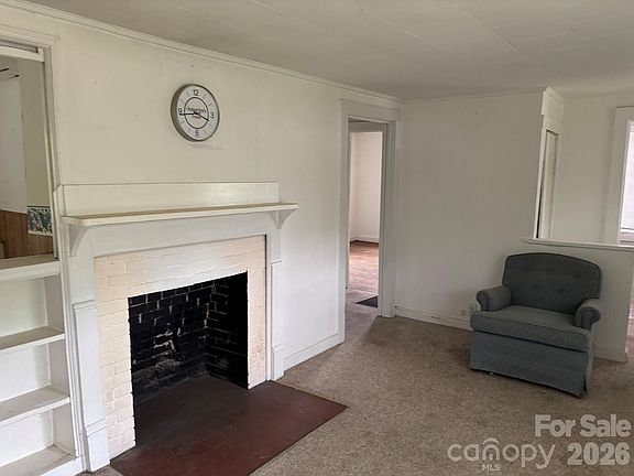 3rd image of 162 Phillips Ln