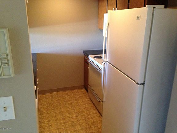 5th image of 3033 E Devonshire Ave Unit 2013