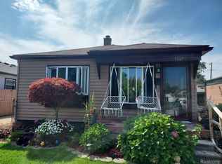 5667 Lathers St, Garden City, MI 48135