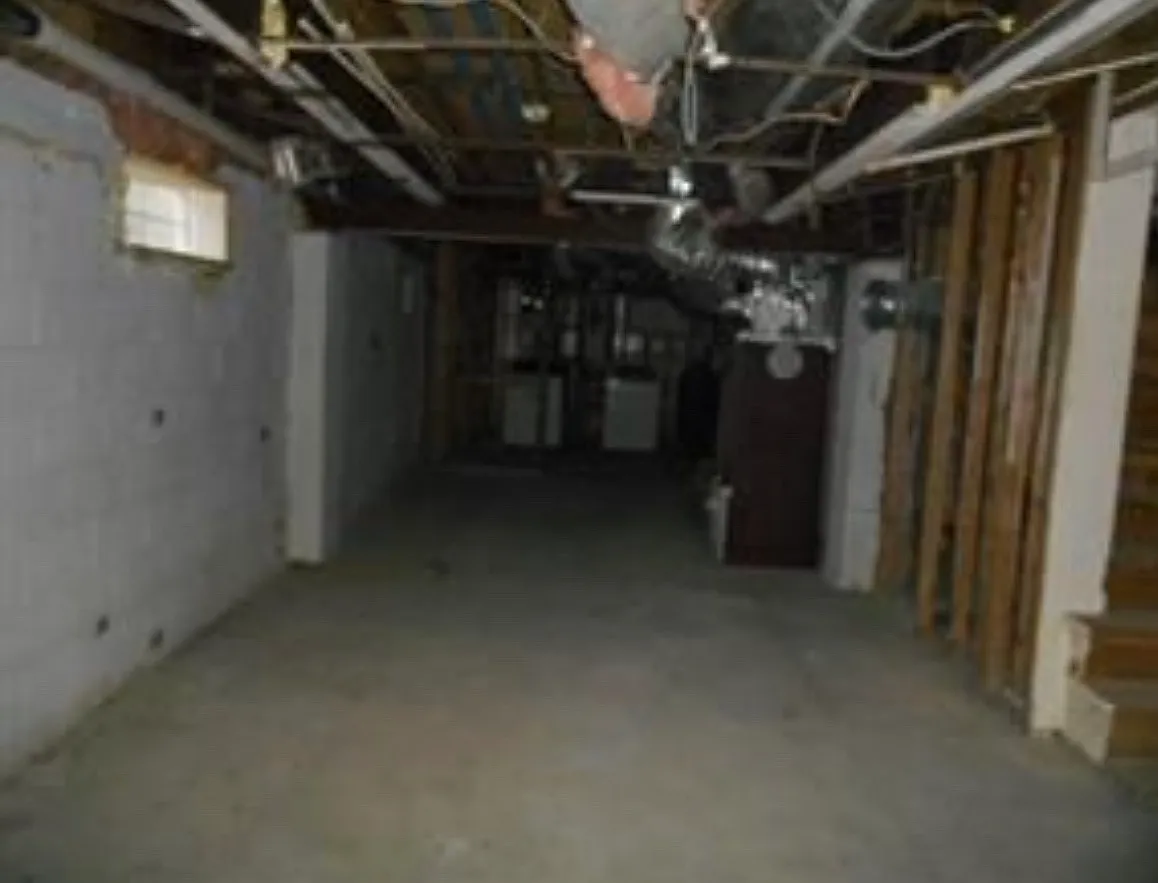 3 bed, 2000 sqft, $3,200 — Photo 4