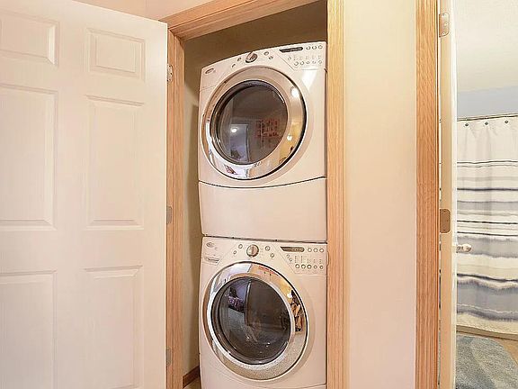 5th image of 5042 Yuma Ln N