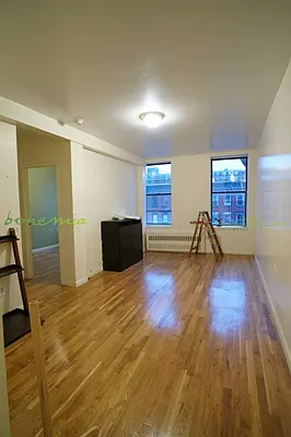 Rented by Bohemia Realty Group | media 12
