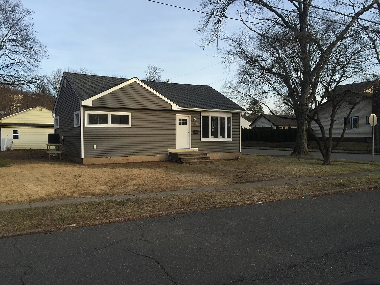 3 bed, 1.5 bath, 1024 sqft, $3,200 — Photo 1