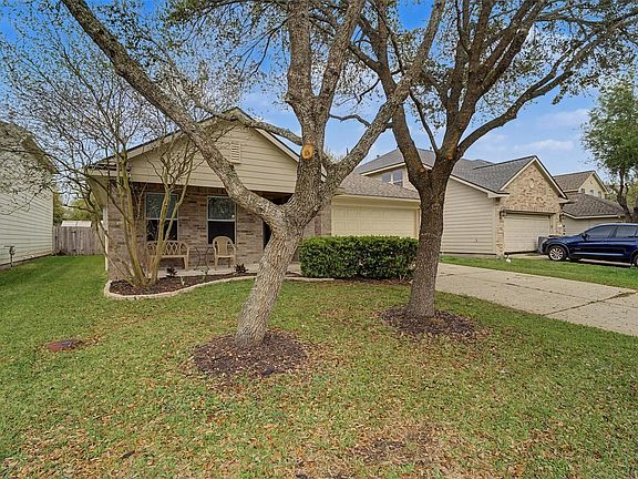 2nd image of 6834 Ridgewood Ln