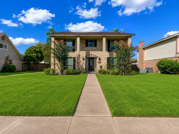 10819 Sagetrail Dr, Houston, TX 77089