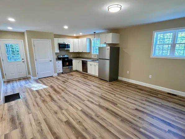 (undisclosed Address), Gray, ME 04039