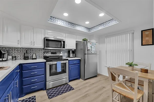 104 E Parade Dr #22 — Photo 4