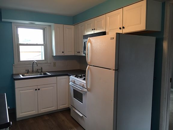 3rd image of 50 Algiers Ln