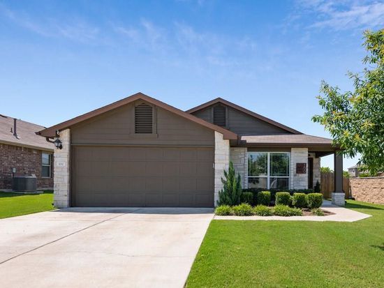 100 Kingfisher Ln, Kyle, TX 78640