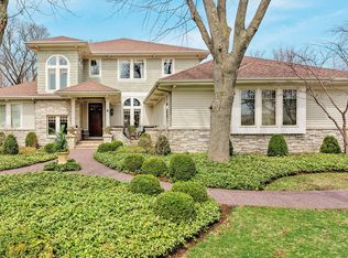 4 Calleview Dr, La Grange, IL
