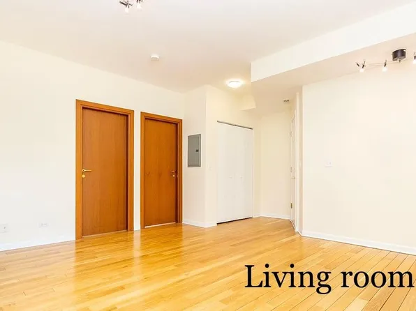 4902 N Springfield Ave APT 3, Chicago, IL 60625