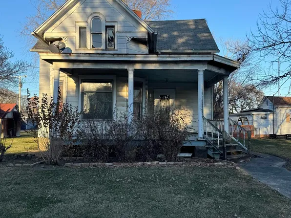 720 Tremont St, Lincoln, IL 62656