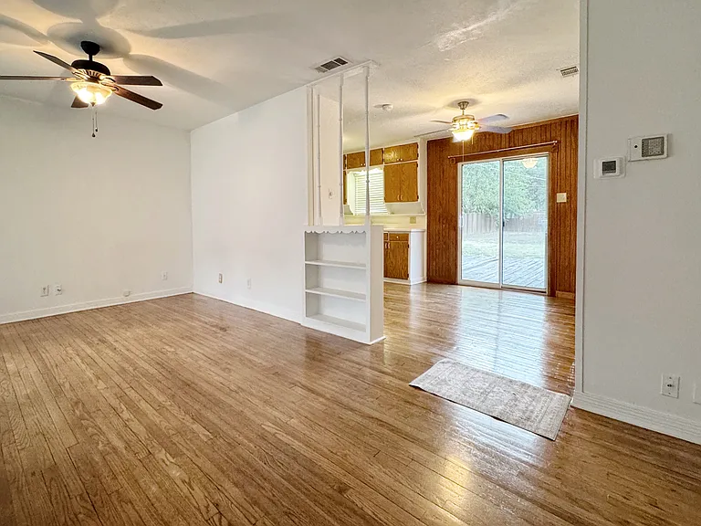 718 Cordell St — Photo 6